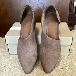 Taupe Faux Suede booties size 6